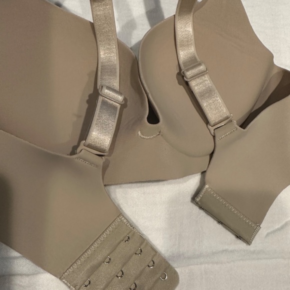 Bra - Picture 9 of 16